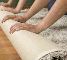 Как правилно да положи килим на дървен под