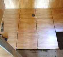 Полагане на керамични плочки върху дървен под във вана