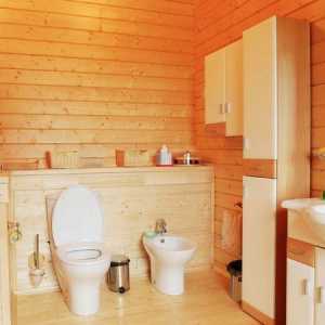 Хидроизолация на тоалетната на дървената къща, смазочни и ролкови материали