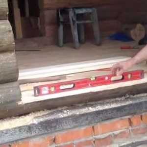 Как да вмъкнете врати в инструкция за дървена къща и видео