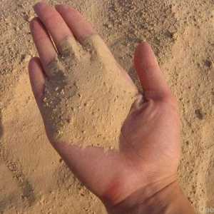 Какъв вид пясък се използва за фондацията - кой да избере за строителство?