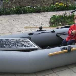 Лодката на слънчевите батерии - самият той - сайт за домашните и домашните любимци