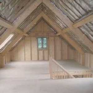 Завършване на таванския етаж на дървената къща и изолация