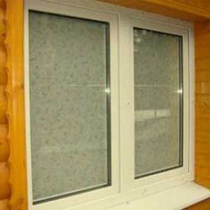 Завършване на прозорци в дървена къща и монтаж на прозоречен перваз