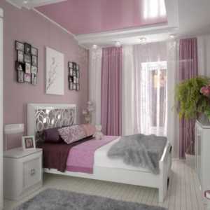 Розов цвят във вътрешността на спалнята