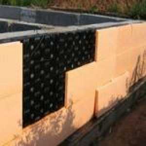 Затопляне на основата на къщата с изолационен панел от експандиран полистирол