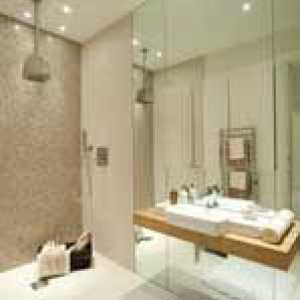 Огледална стена в банята таен дизайн рецепция баня плюс